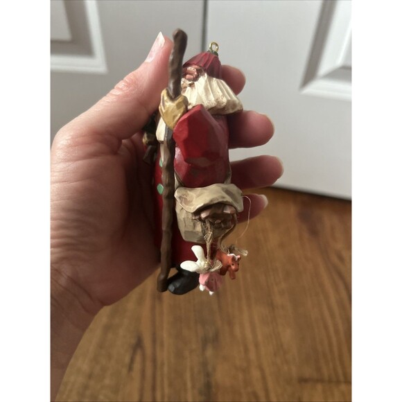 Hallmark Keepsake Ornament Making His Way Santa 1998 Folk Art Collection - Picture 2 of 4